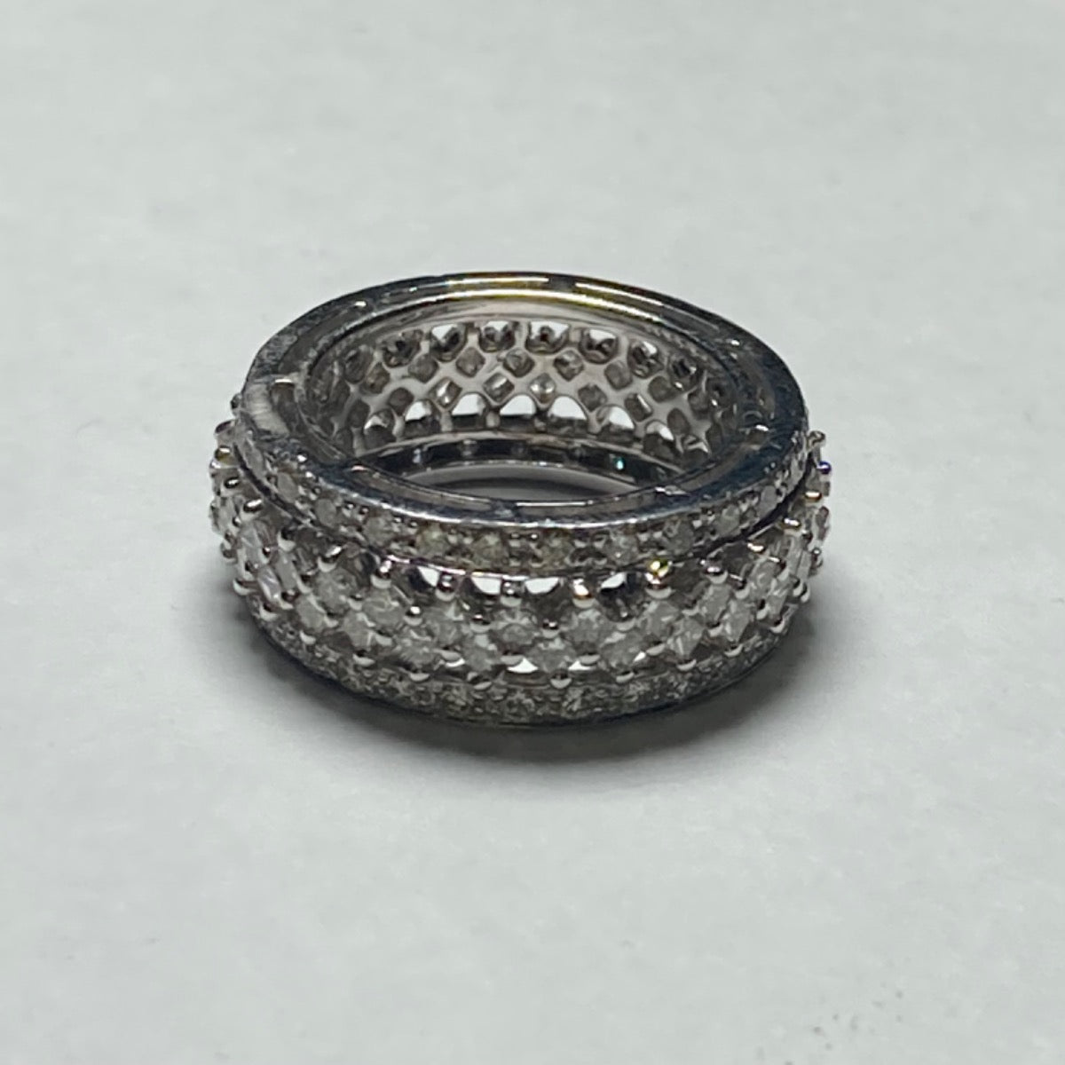 18K White Gold Ring with Diamond