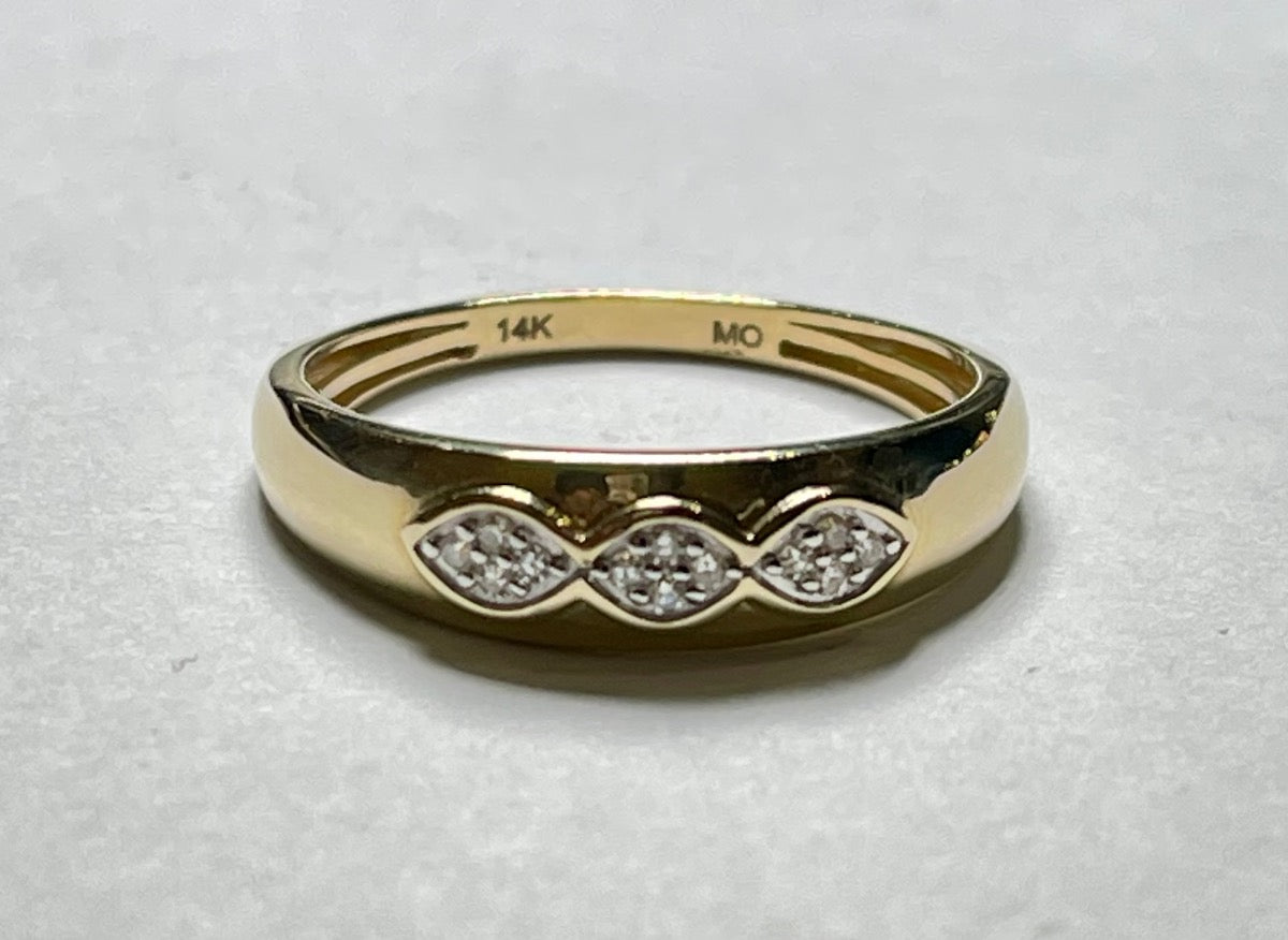14K Yellow Gold Wedding Band with Diamond