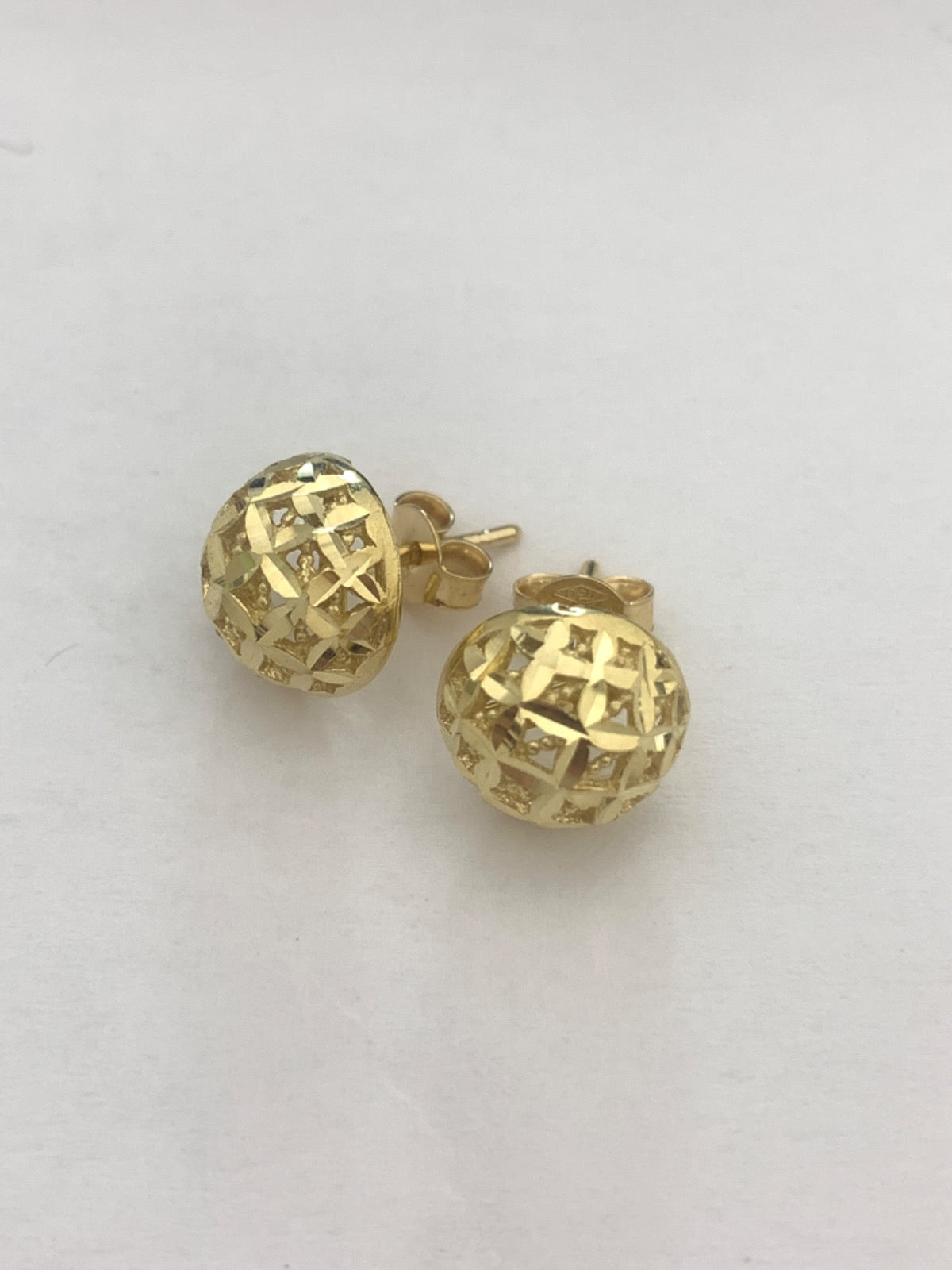 18K Yellow Gold Earring