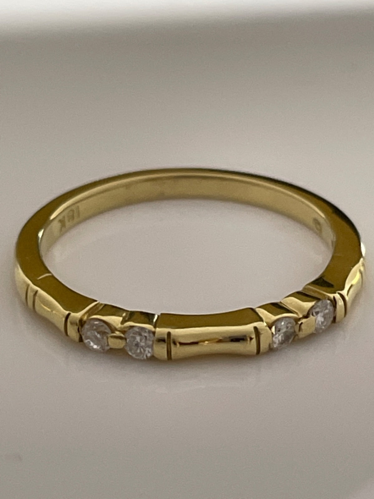 18K Yellow Gold Ring with Diamond