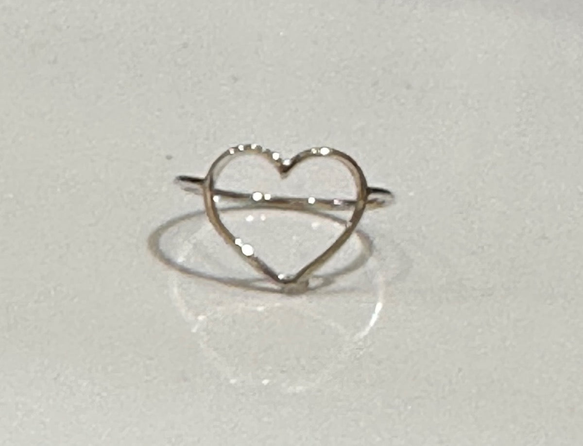 18K White Gold Heart Ring