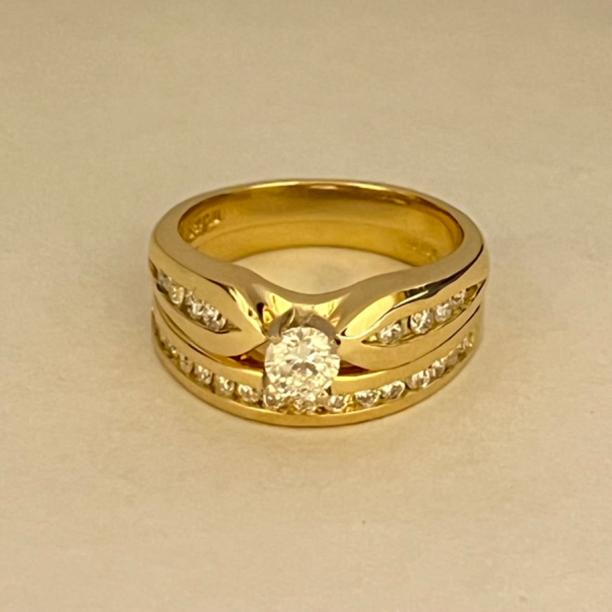 18K Yellow Gold Engagement Ring with Diamond
