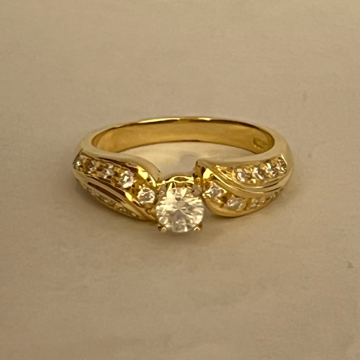 18K Yellow Gold Engagement Ring with Diamond