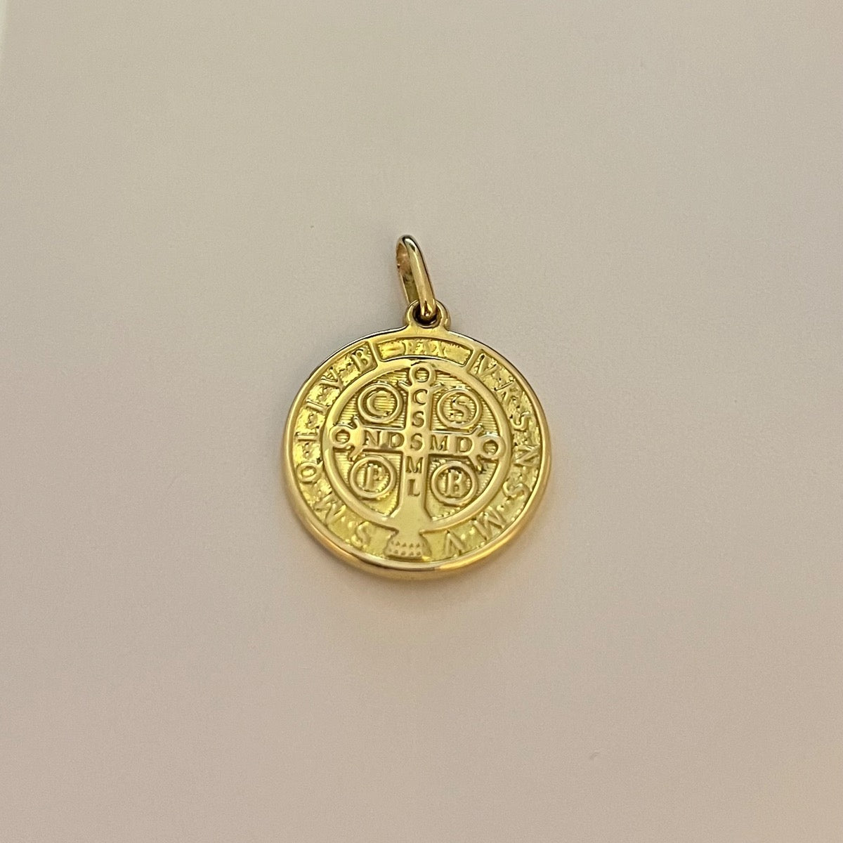 18K Yellow Gold São Bento Pendant