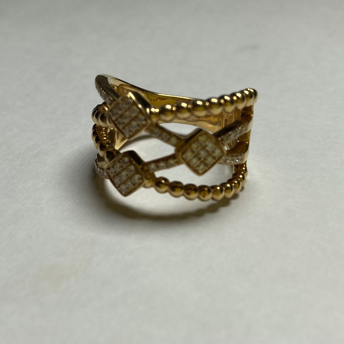 18K Yellow Gold Ring with Diamond