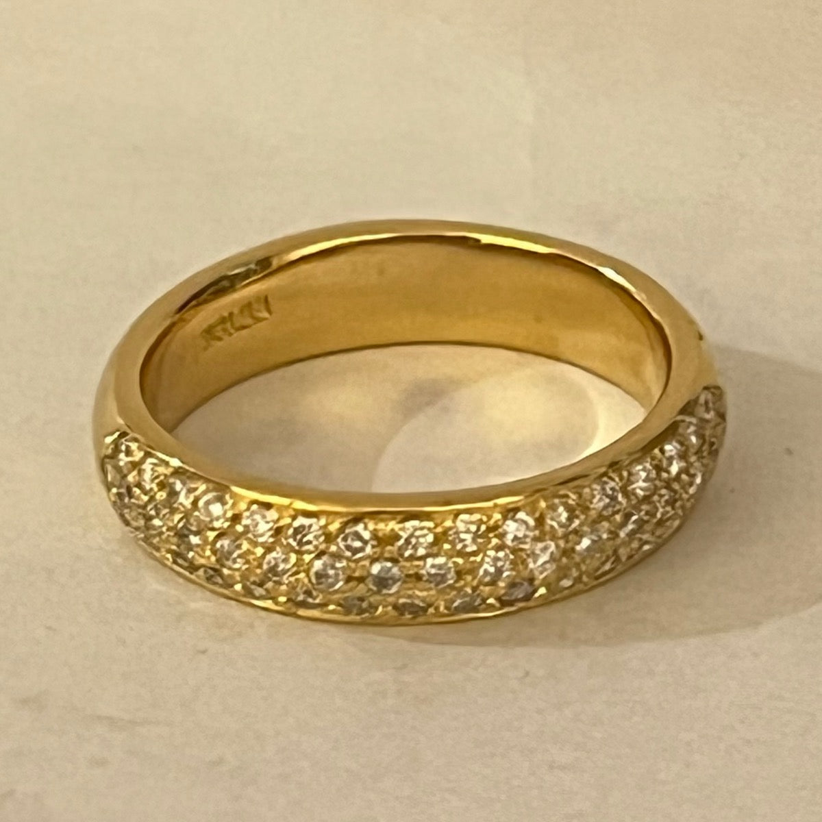 18K Yellow Gold Ring with Diamond