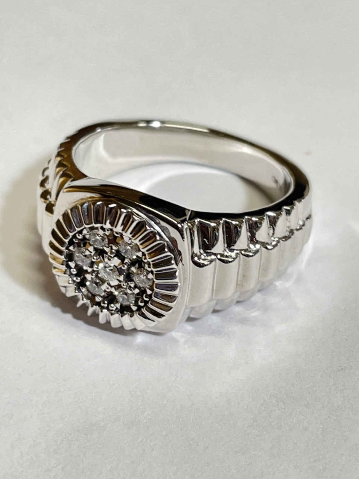 14K White Gold Men's Ring with Diamond