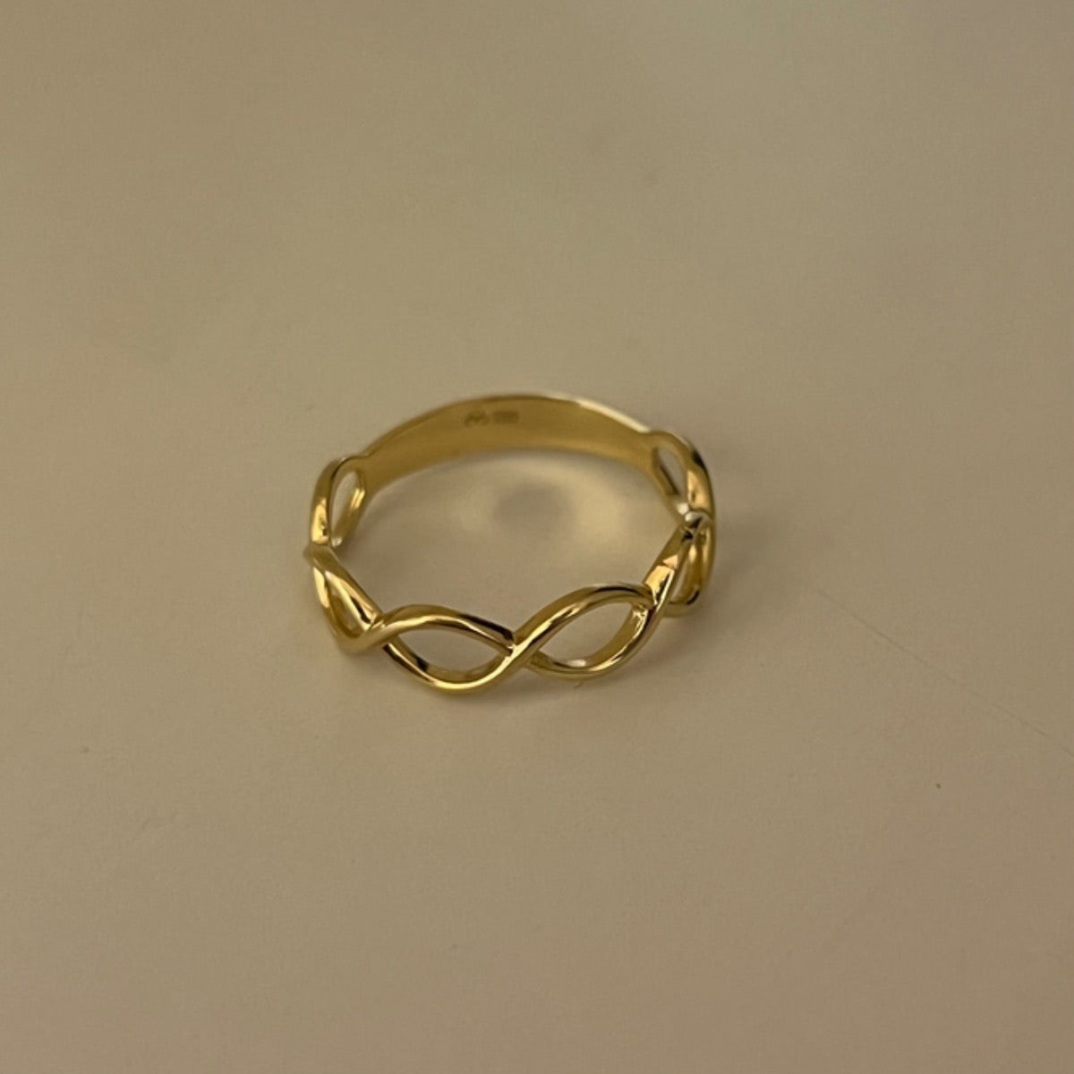 18K Yellow Gold Infinity Ring