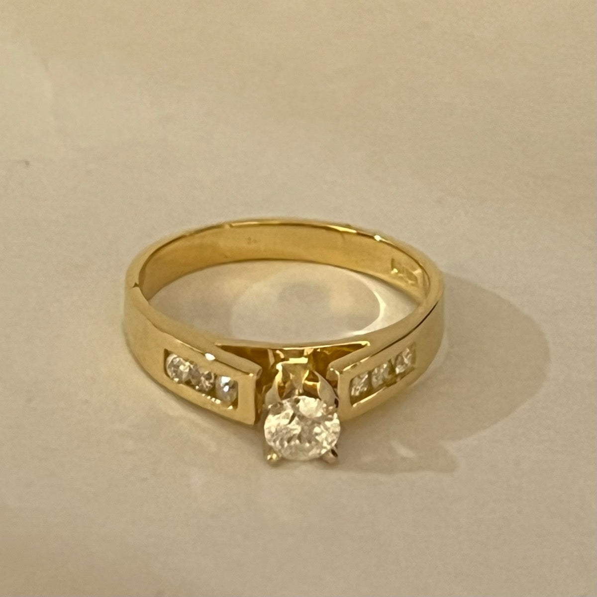 18K Yellow Gold Engagement Ring with Diamond