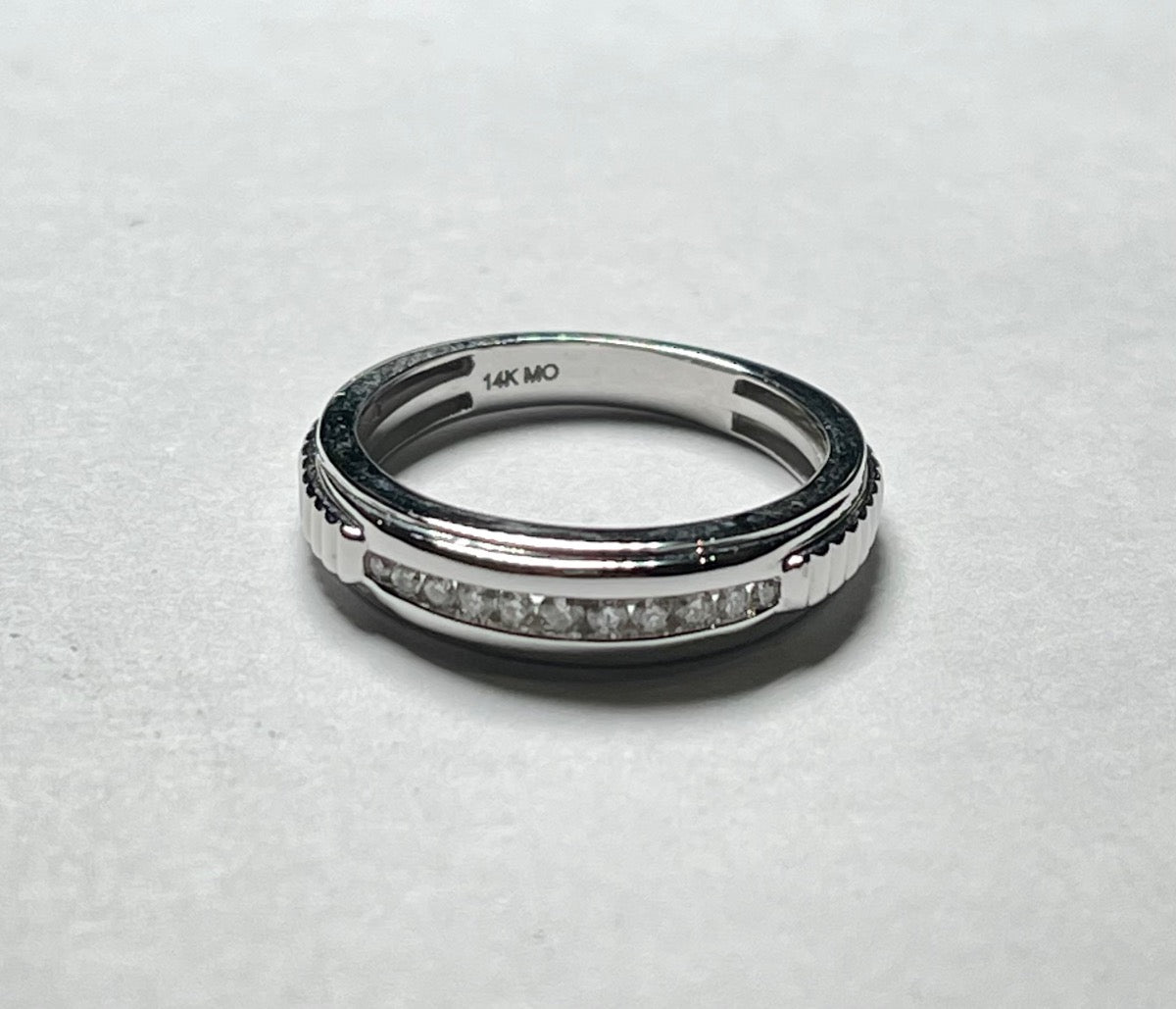 14K White Gold Wedding Band with Diamond
