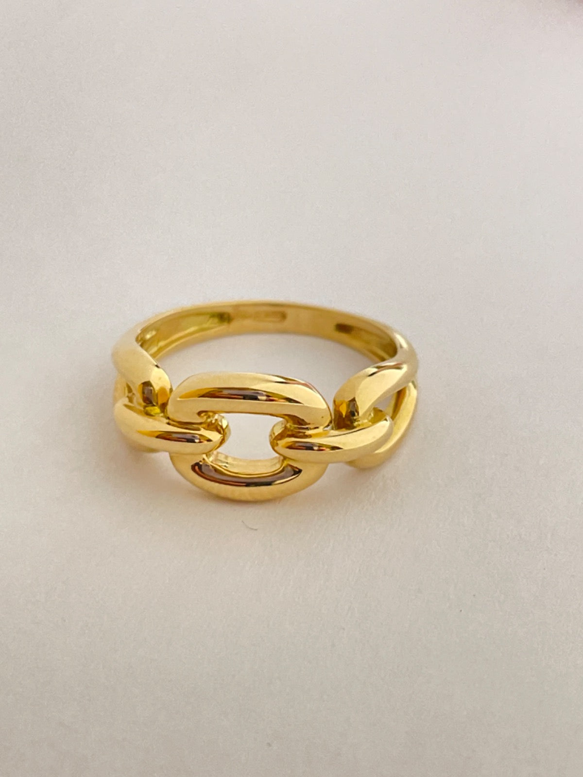 18K Yellow Gold Ring