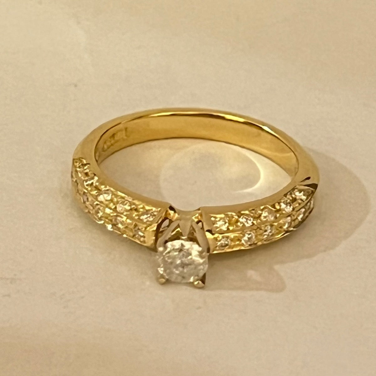 18K Yellow Gold Engagement Ring with Diamond