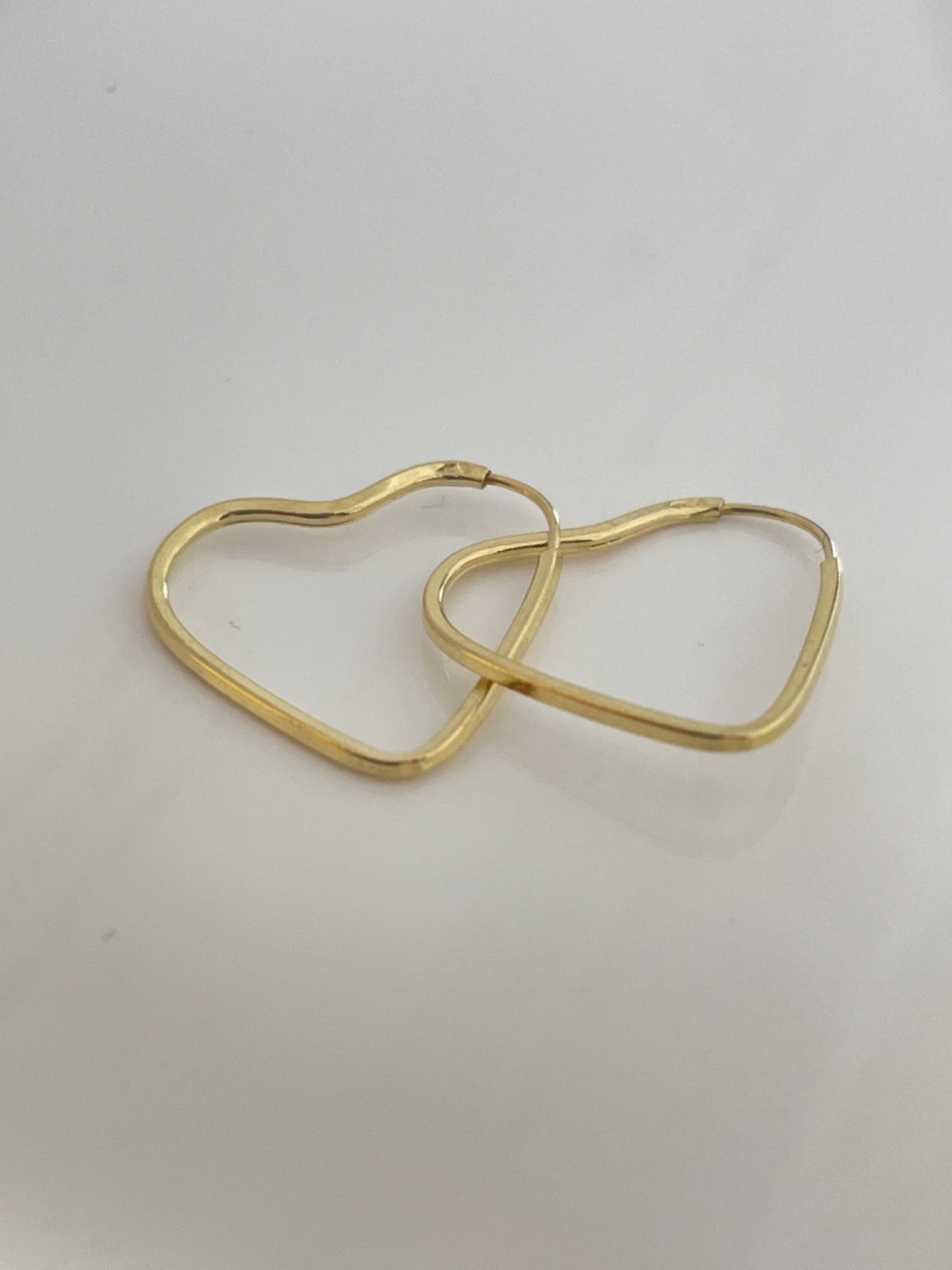 18K Yellow Gold Heart Earring