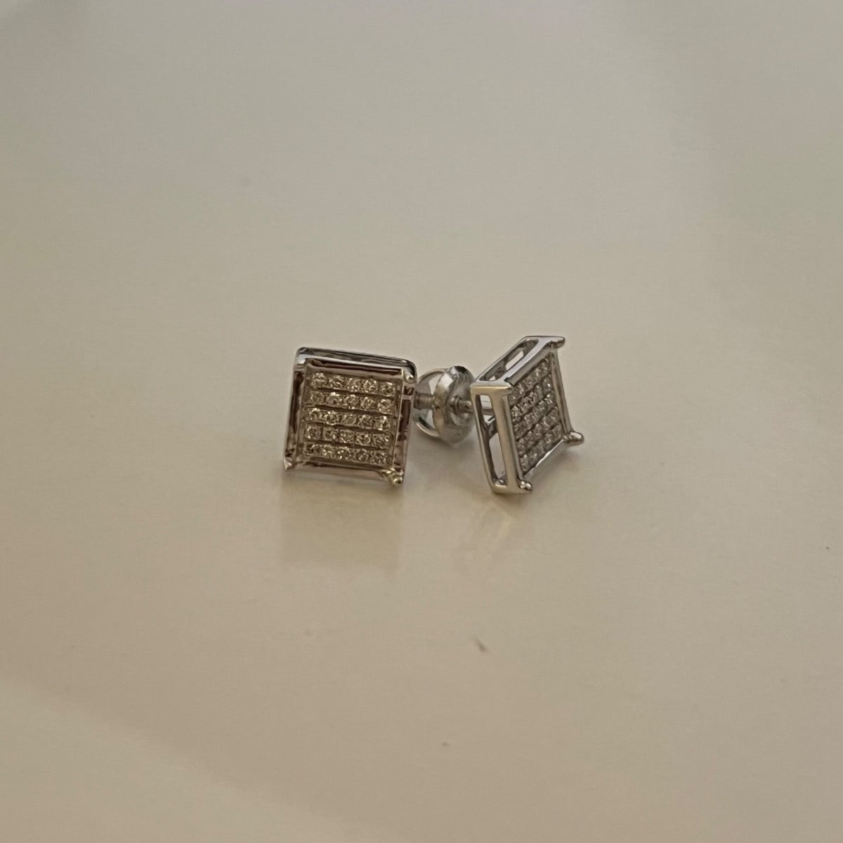 14K White Gold Earring with Diamond