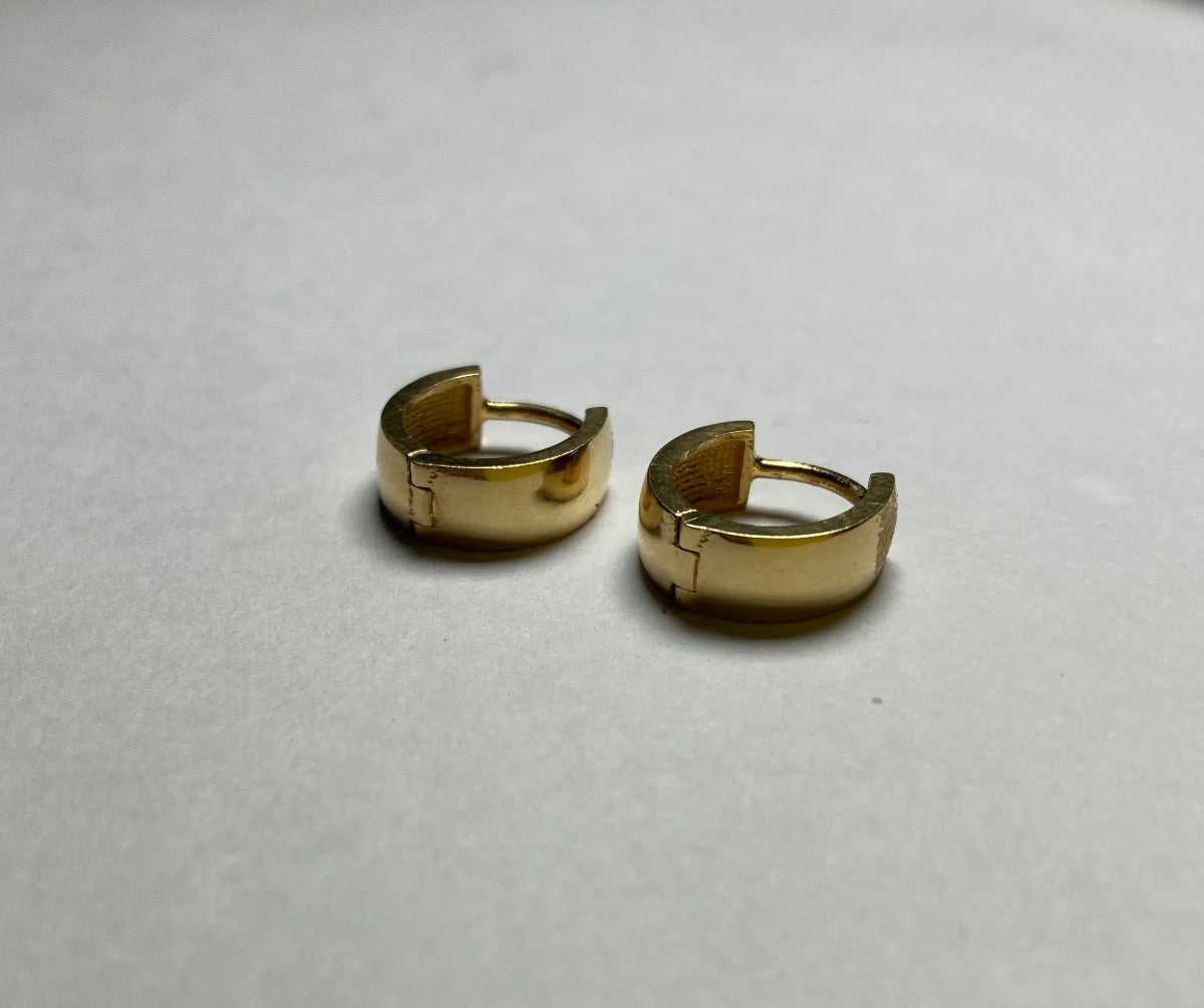 18K Yellow Gold Earring