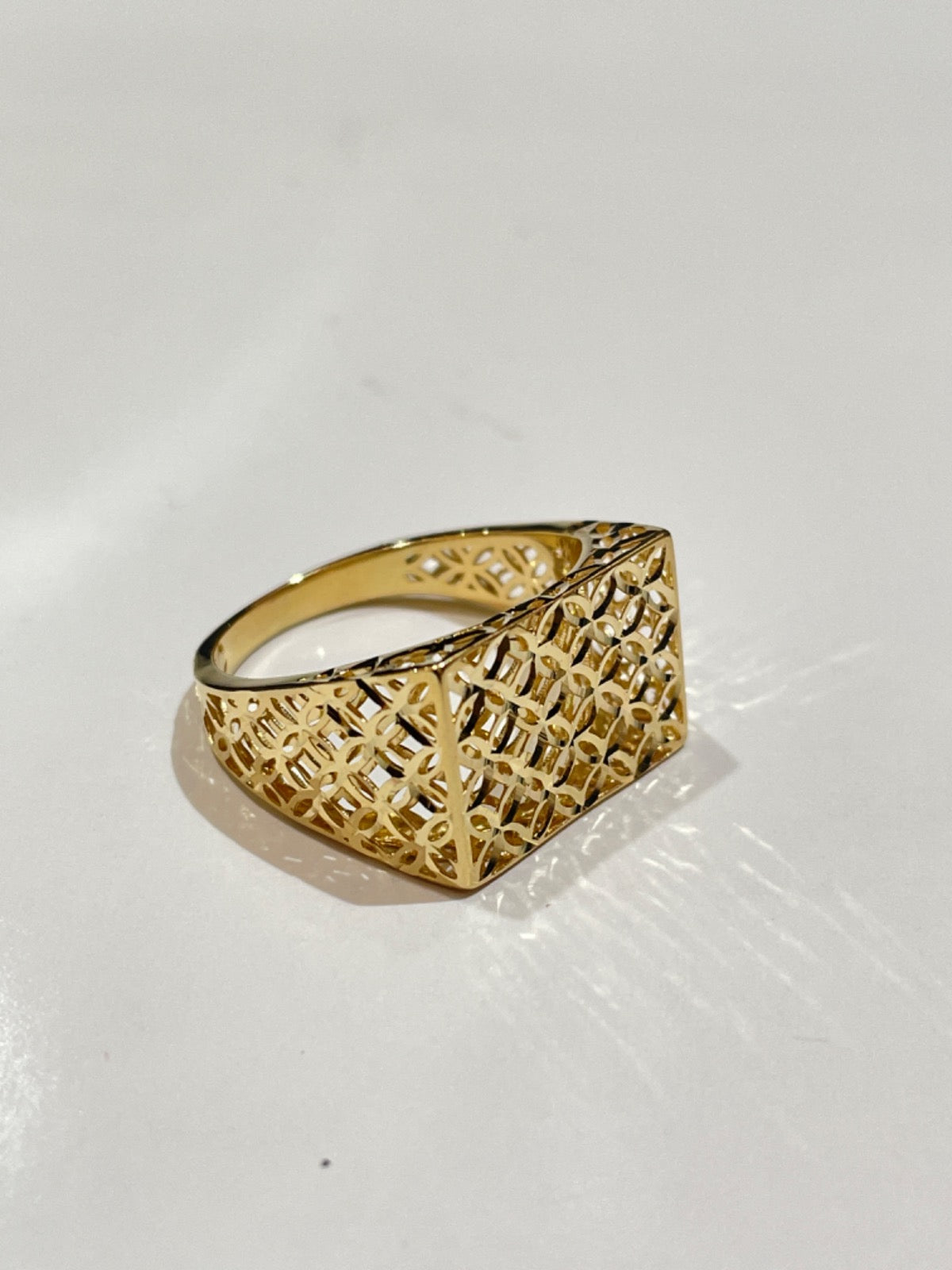 18K Yellow Gold Ring