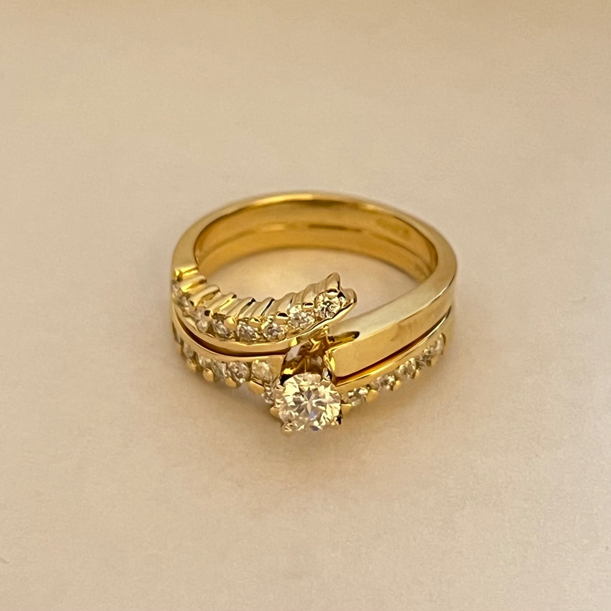 18K Yellow Gold Engagement Ring with Diamond