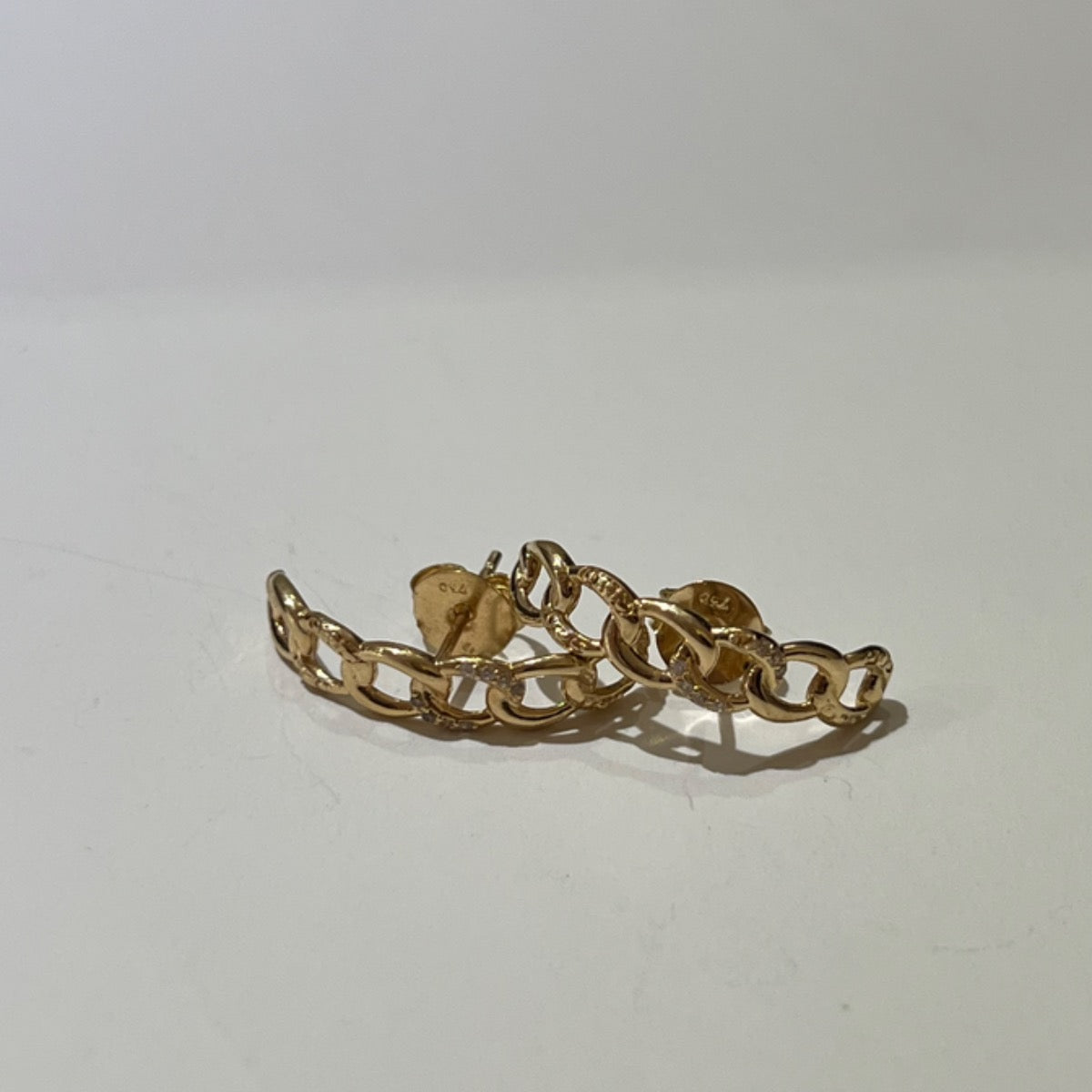18K Yellow Gold Earring with CZ