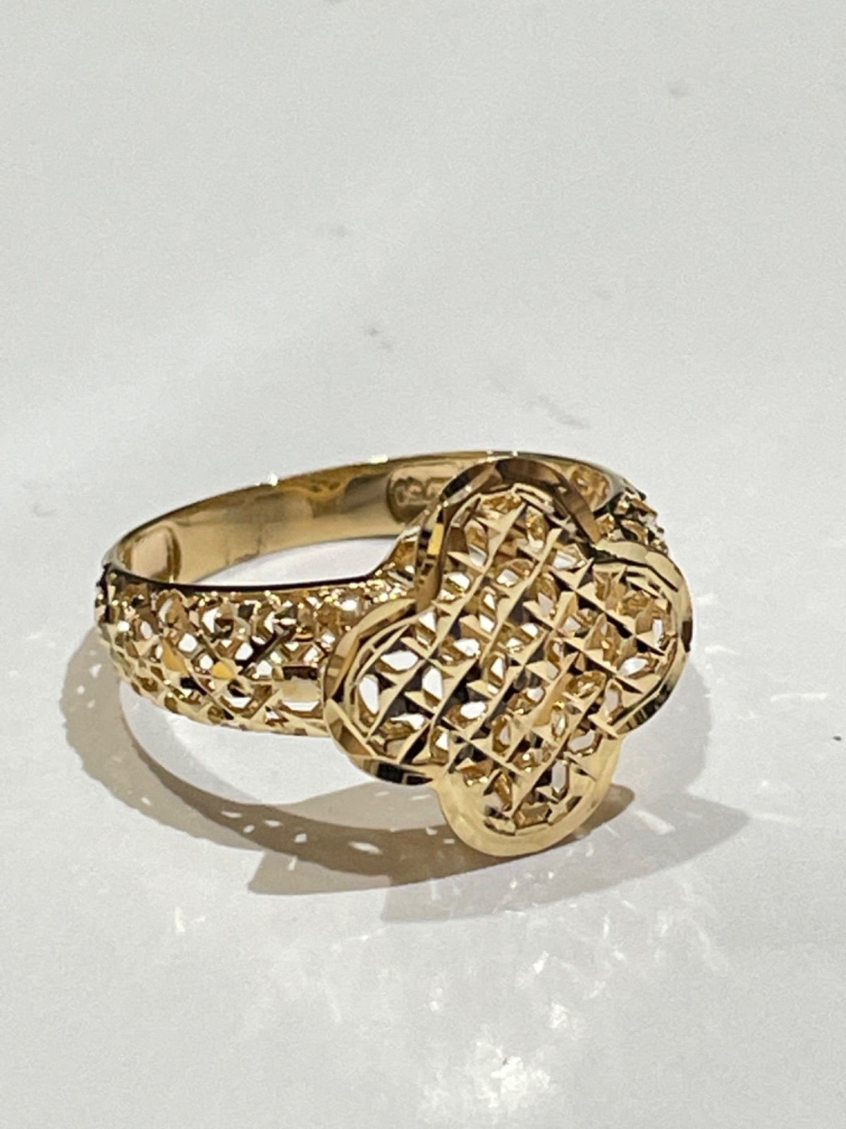 18K Yellow Gold Ring