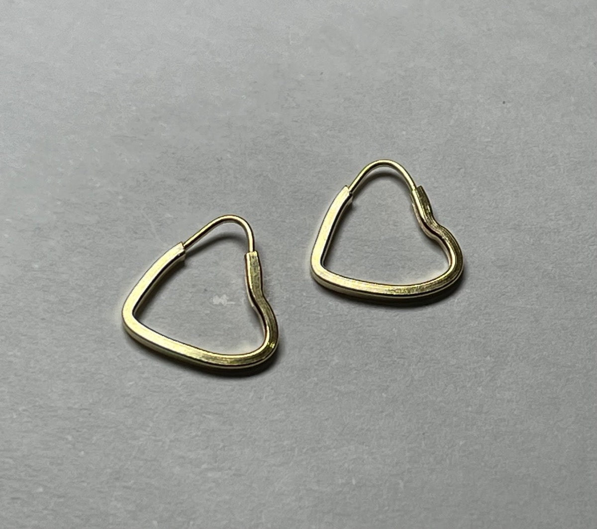18K Yellow Gold Hoops Heart Earring