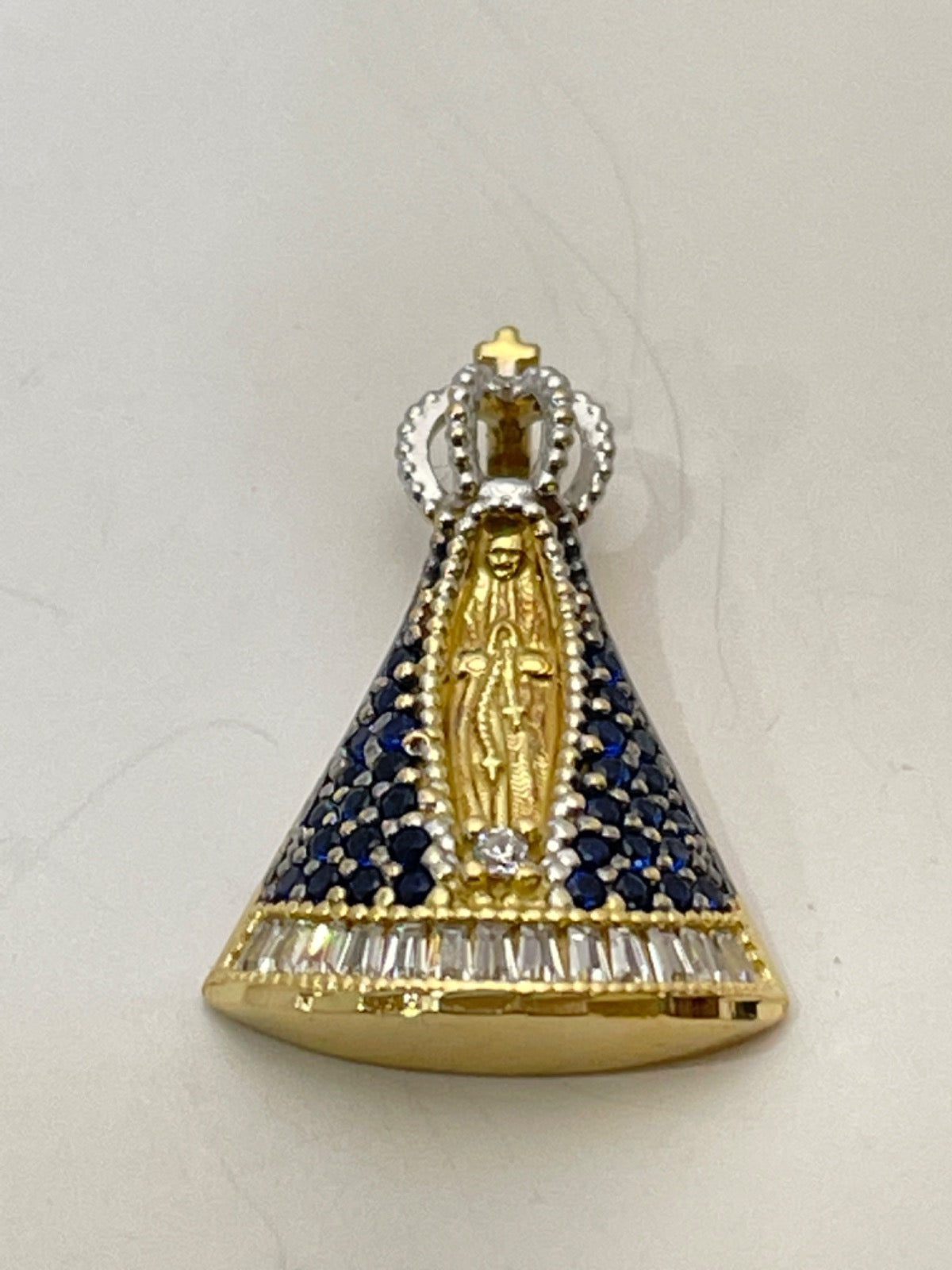 18K Yellow Gold Pendant with CZ