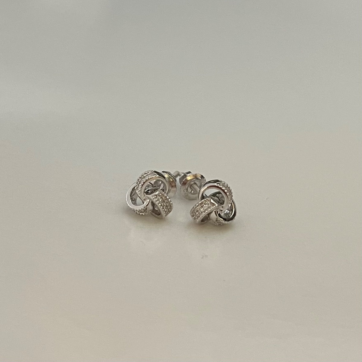 14K White Gold Earring with Diamond
