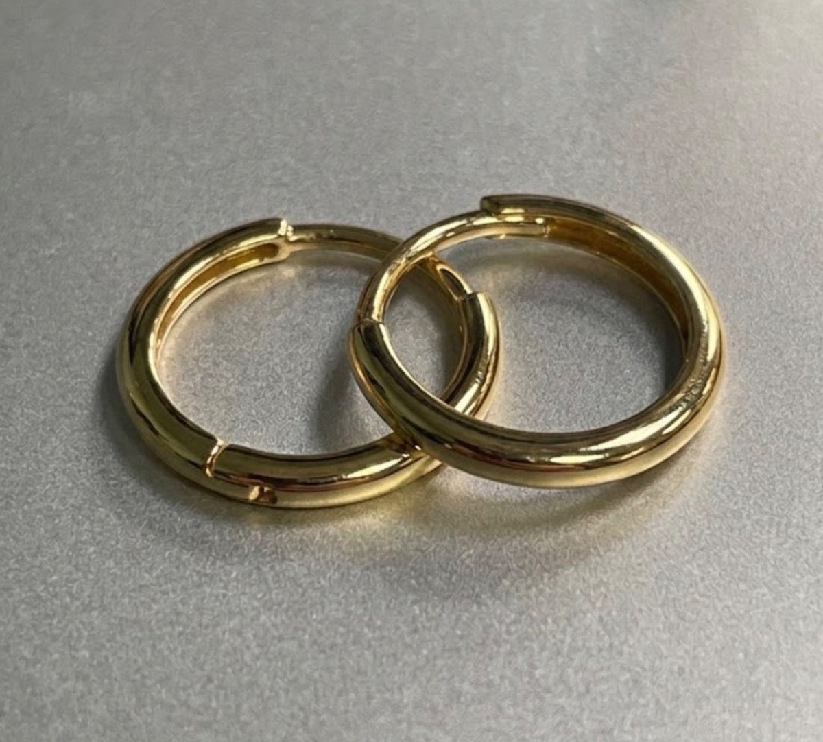 14K Yellow Gold Small Hoop 10mm Earring