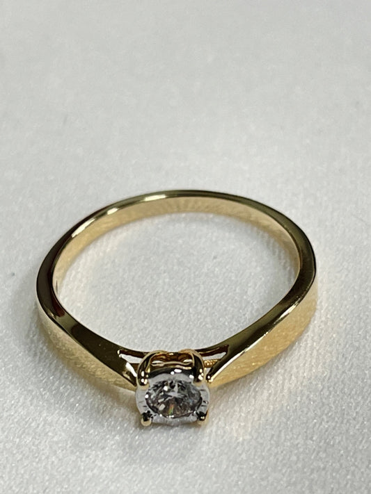 14K Yellow Gold  Engagement Ring with Diamond