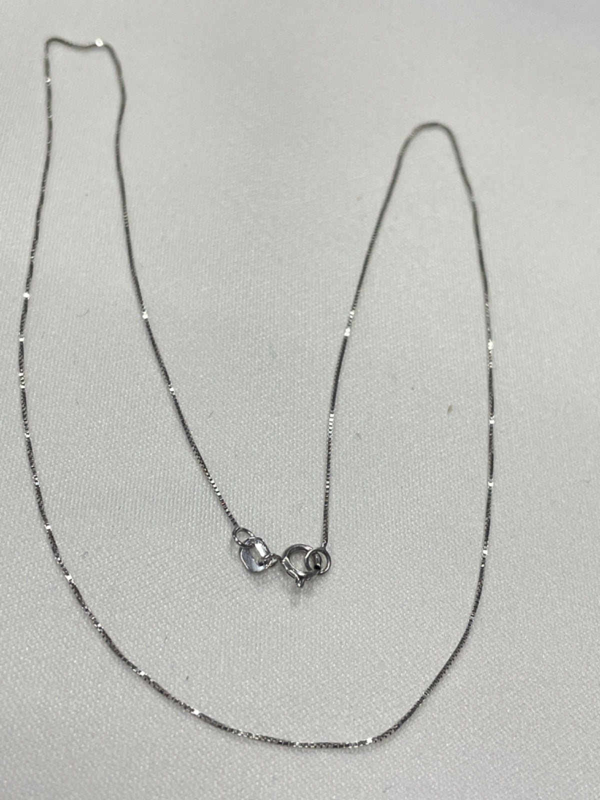 18K White Gold Box Chain