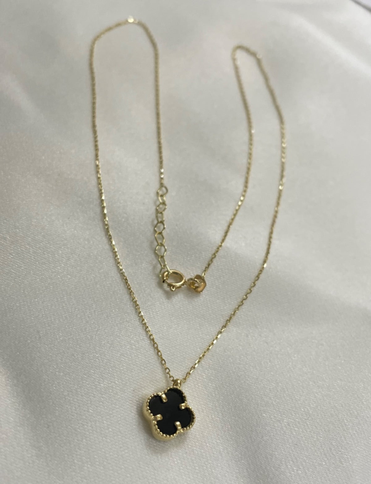 18K Yellow Gold Clover Charm Necklace Set