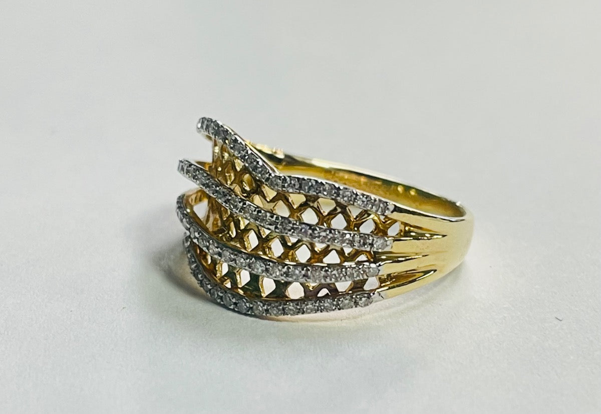 14K Yellow Gold  Ring with Diamond