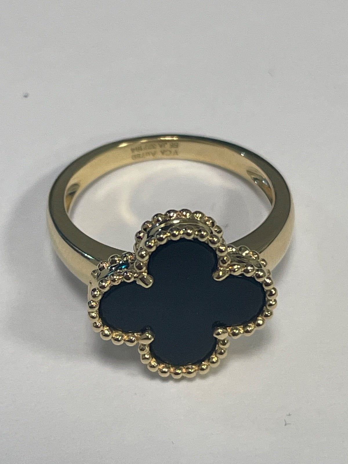 18K Yellow Gold Clover 1/2.25 Ring with Onyx