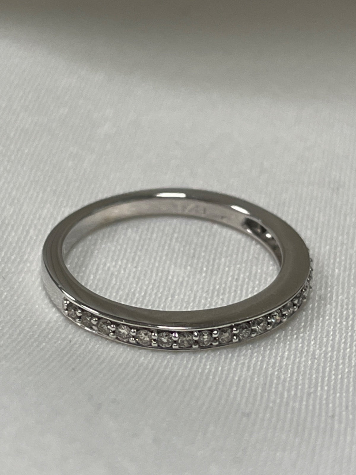 14K White Gold  Ring with Diamond