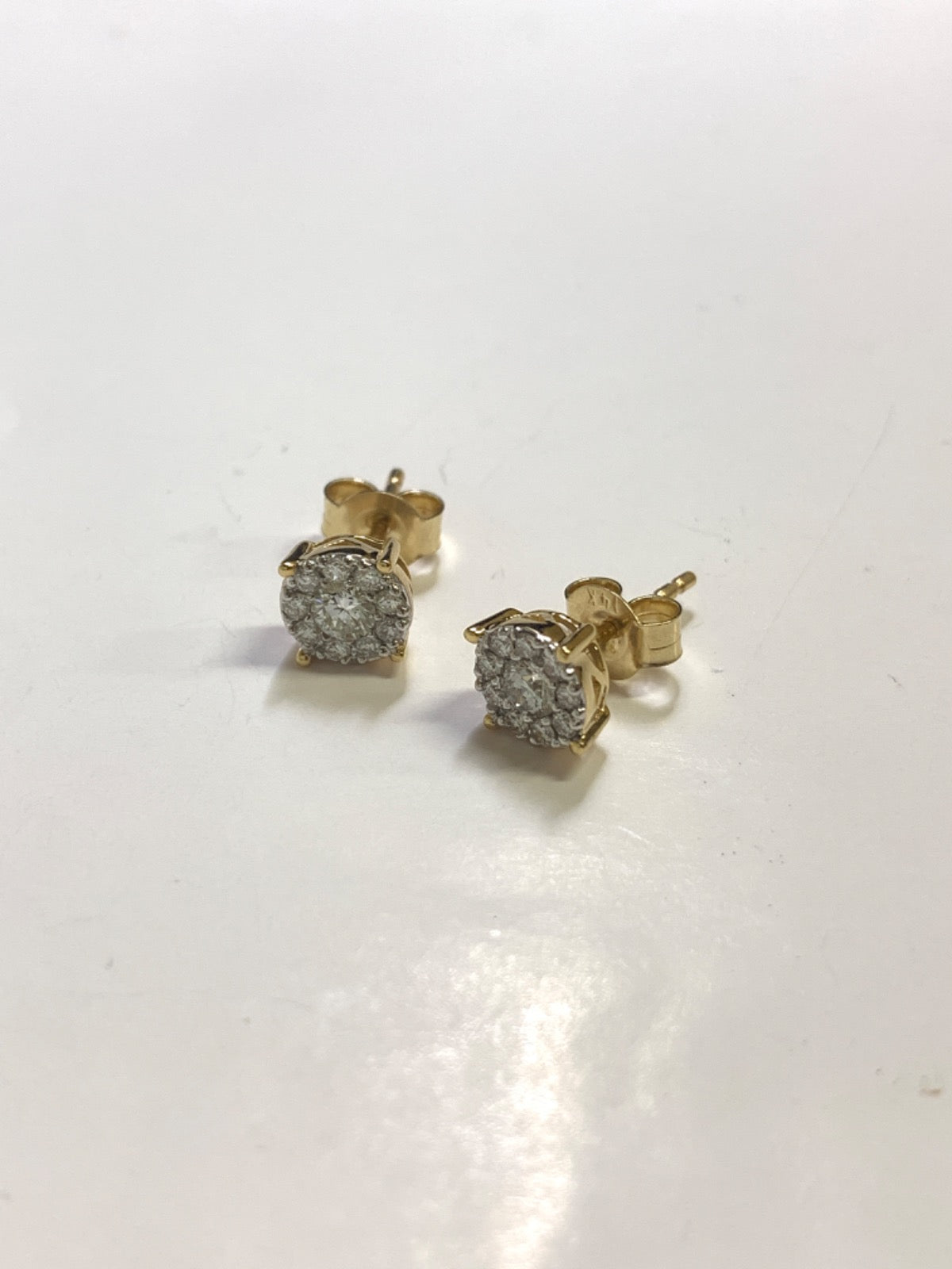 14K Yellow Gold  Earring with Diamond