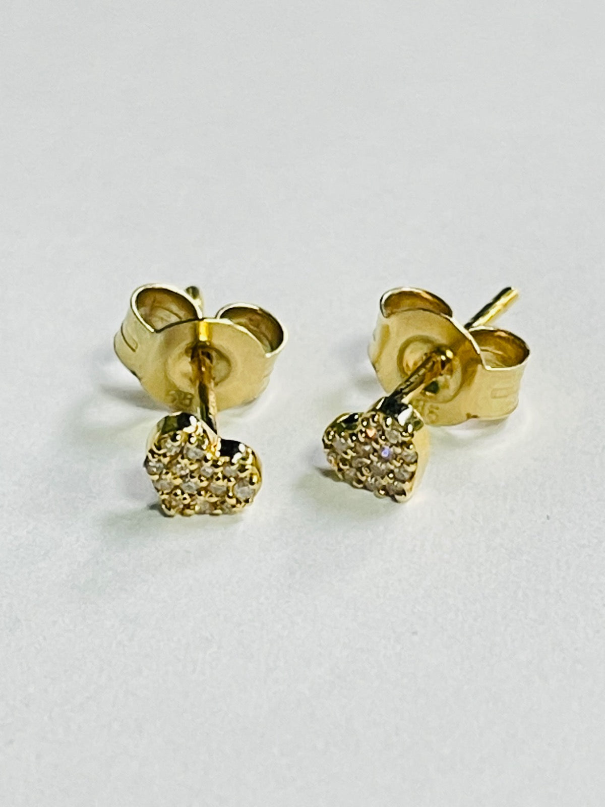 14K Yellow Gold Heart Small Earring with Diamond