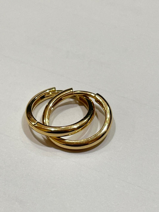 18K Yellow Gold Hoop Earring