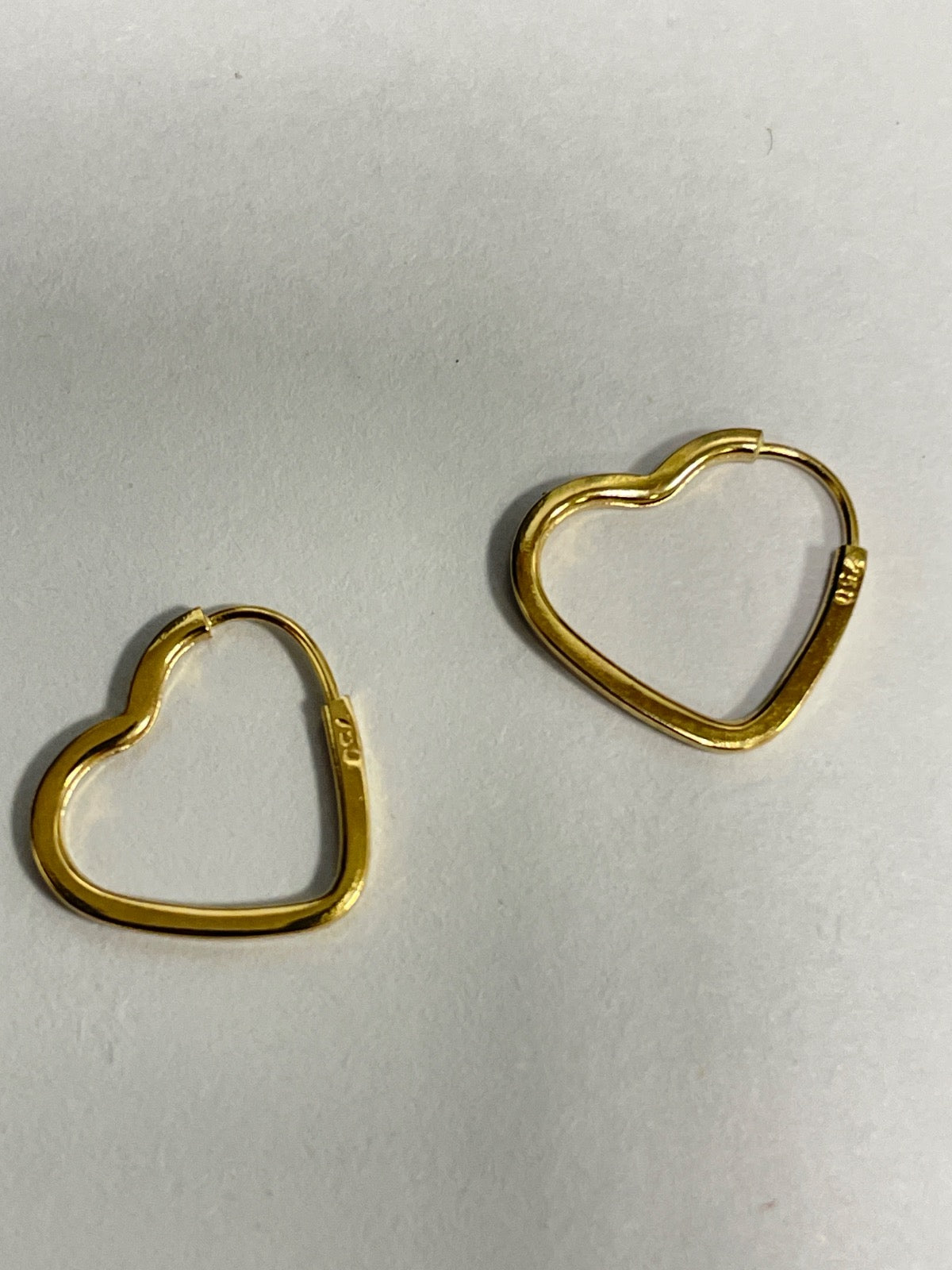 18K Yellow Gold Heart Earring