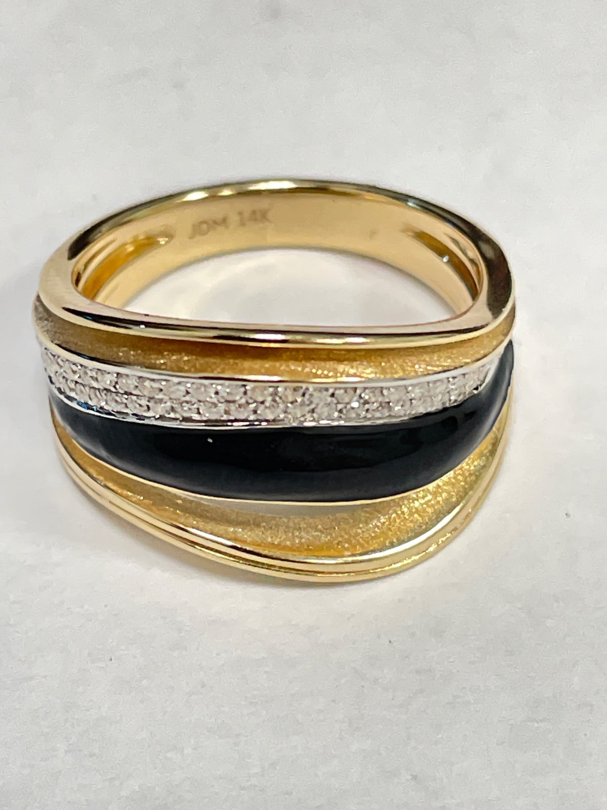 14K Yellow Gold 5.46GM 53D .23CT Ring with Diamond and Onyx