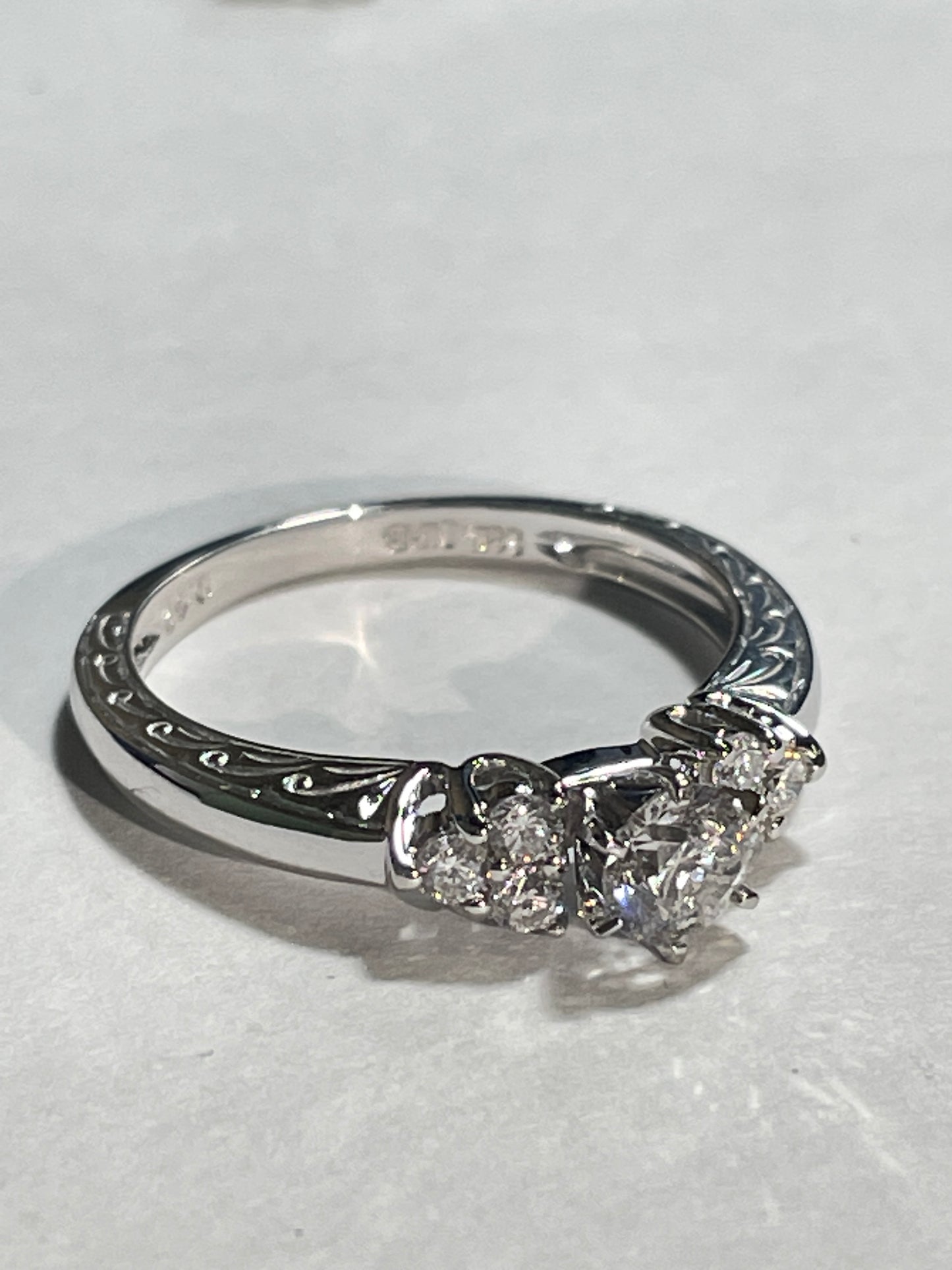14K White Gold  Ring with Diamond