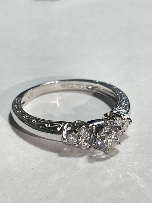 14K White Gold  Ring with Diamond