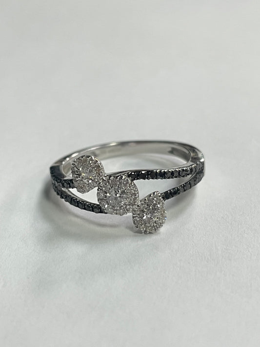 14K White Gold  Ring with Diamond and Black Diamond