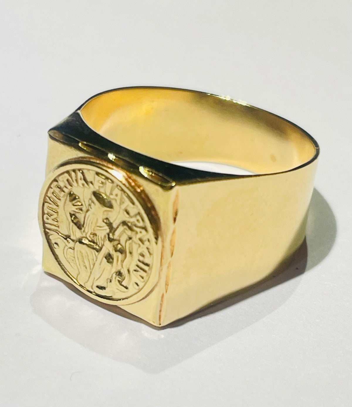 18K Yellow Gold  Ring