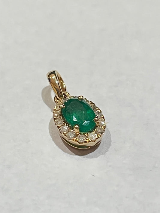 14K Yellow Gold  Pendant with Emerald and Diamond
