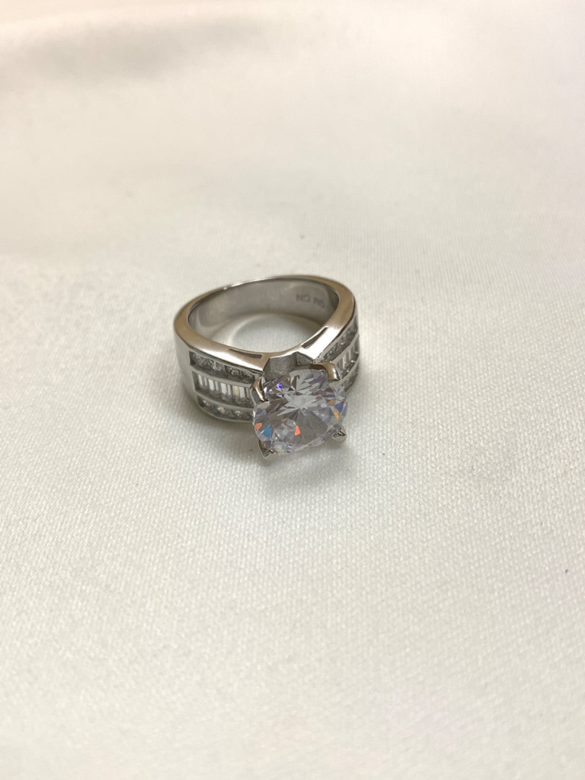 White Silver  Ring with CZ