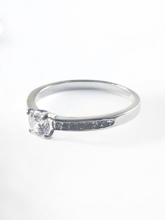 White Silver  Ring with CZ