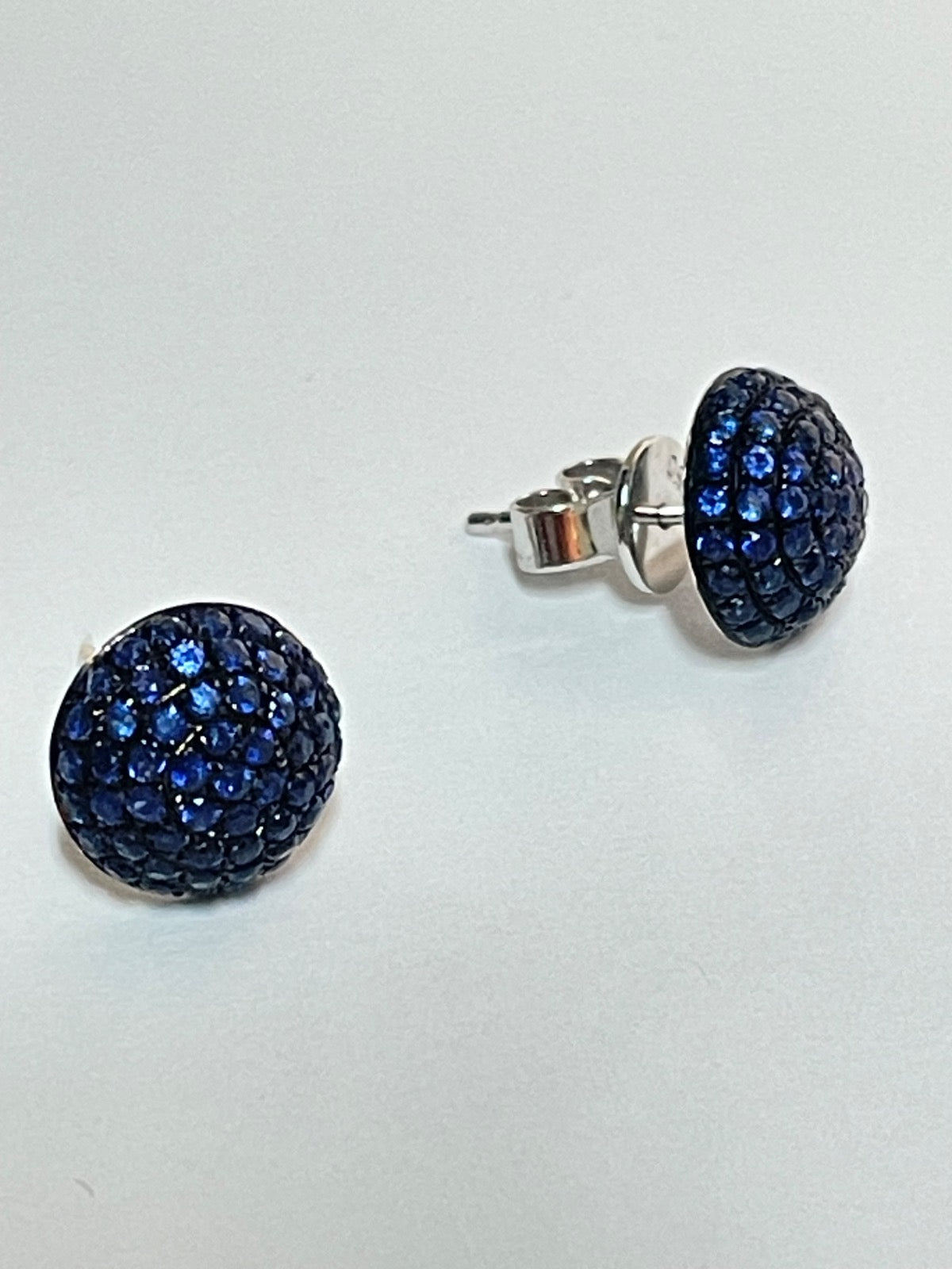 18K White Gold  Earring with Sapphire