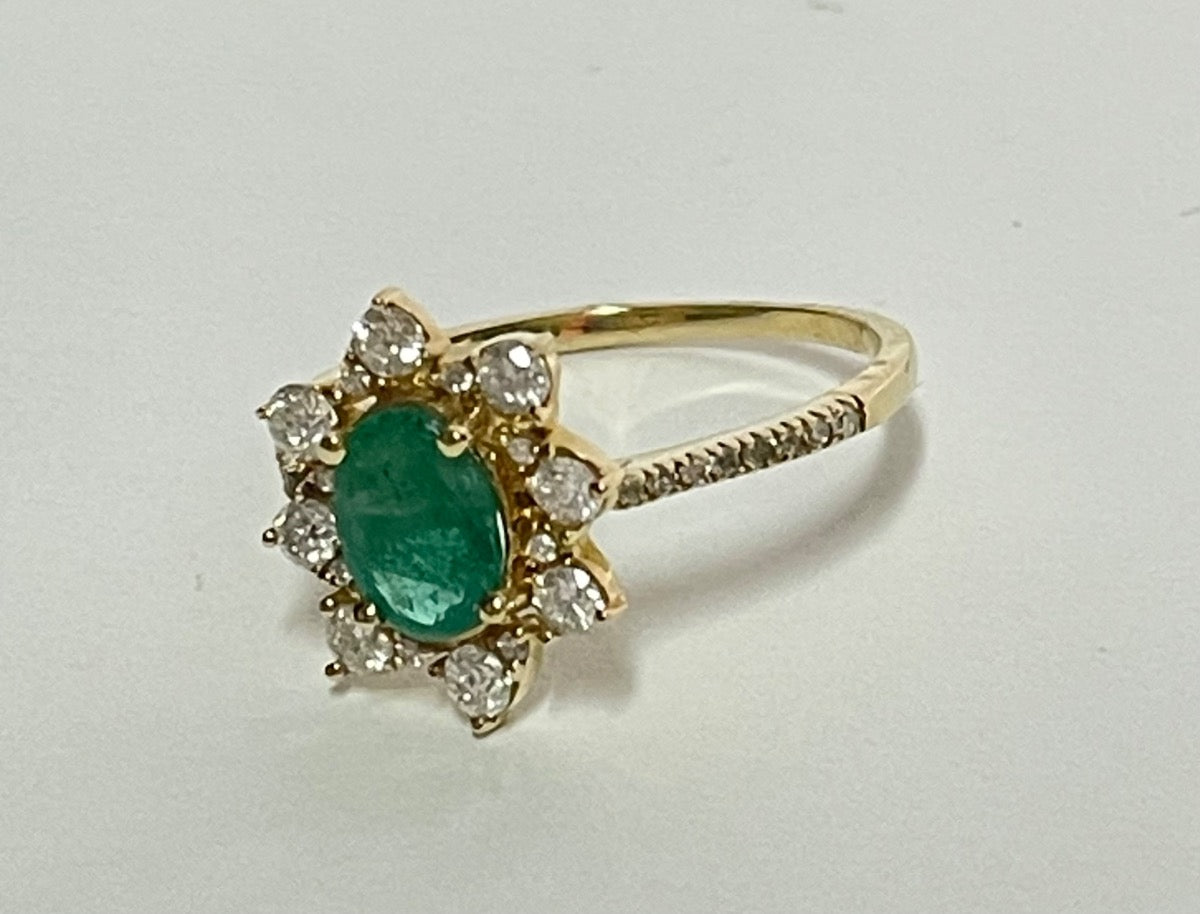 14K Yellow Gold  Ring with Diamond and Emerald