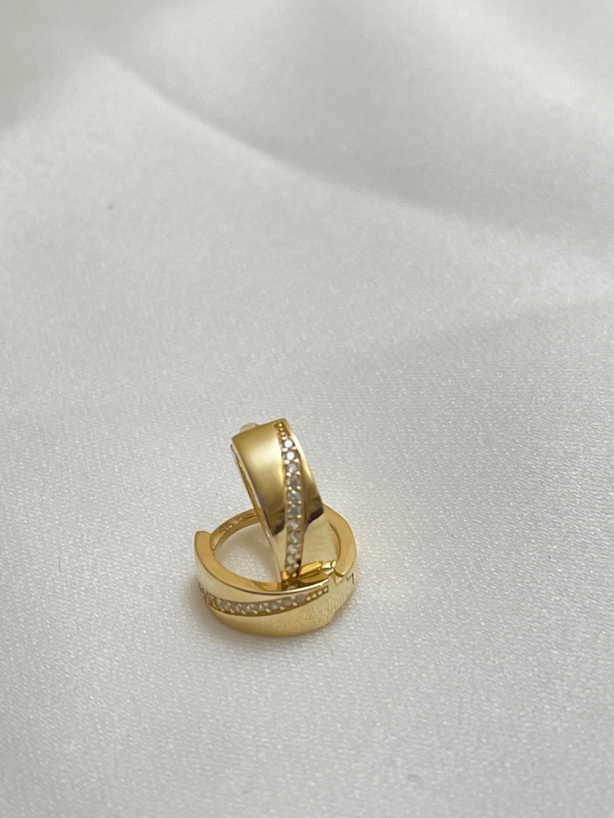 18K Yellow Gold Hoop  Earring