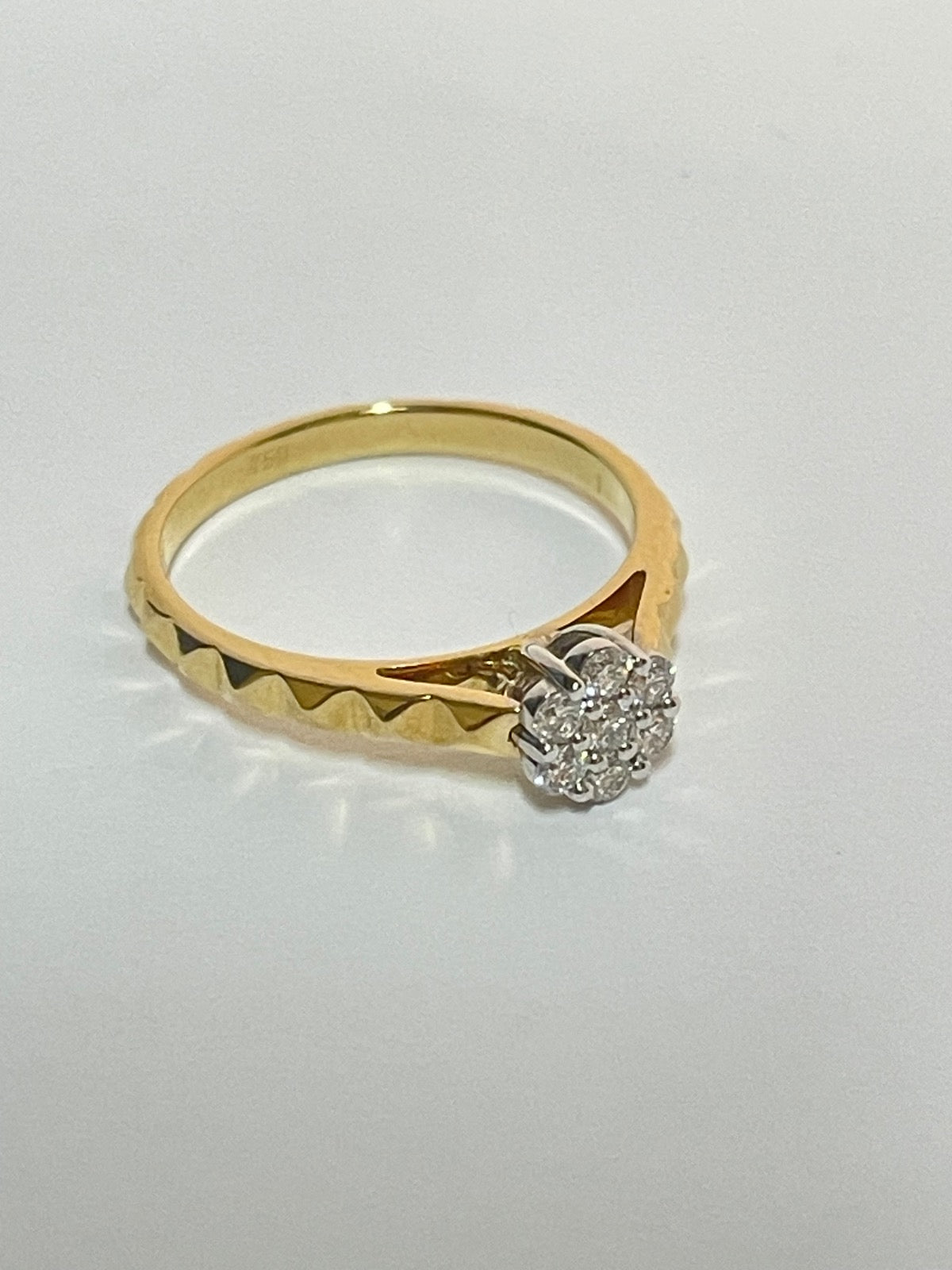 18K Yellow Gold  Ring with Diamond