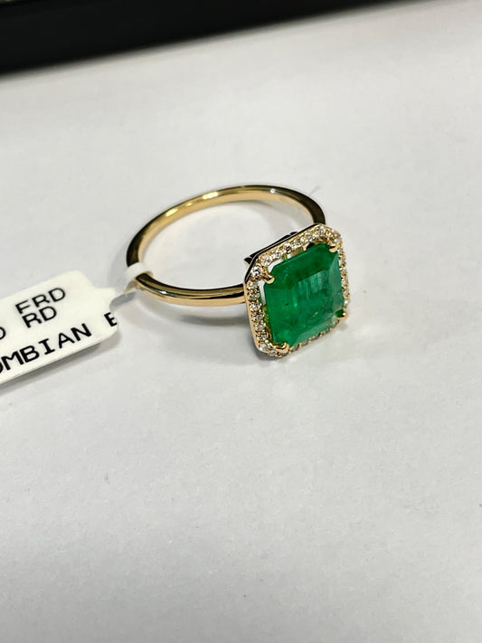 14K Yellow Gold  Ring with Diamond and Emerald